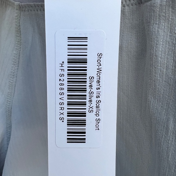 HYLETE Iris Scallop Shorts Women’s XS Silver Gray Athletic NWT - Picture 3 of 4